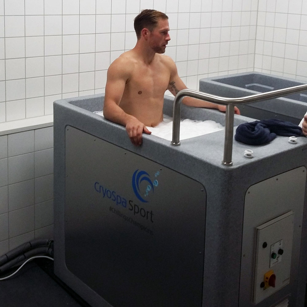 man contrast bathing in cryospa sport bath